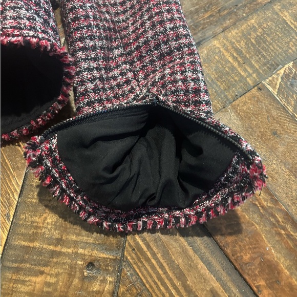 White House Black Market Black and Pink Tweed Blazer in 4P. Great condition! - Picture 9 of 16